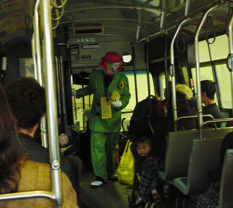 mtl-clown-bus